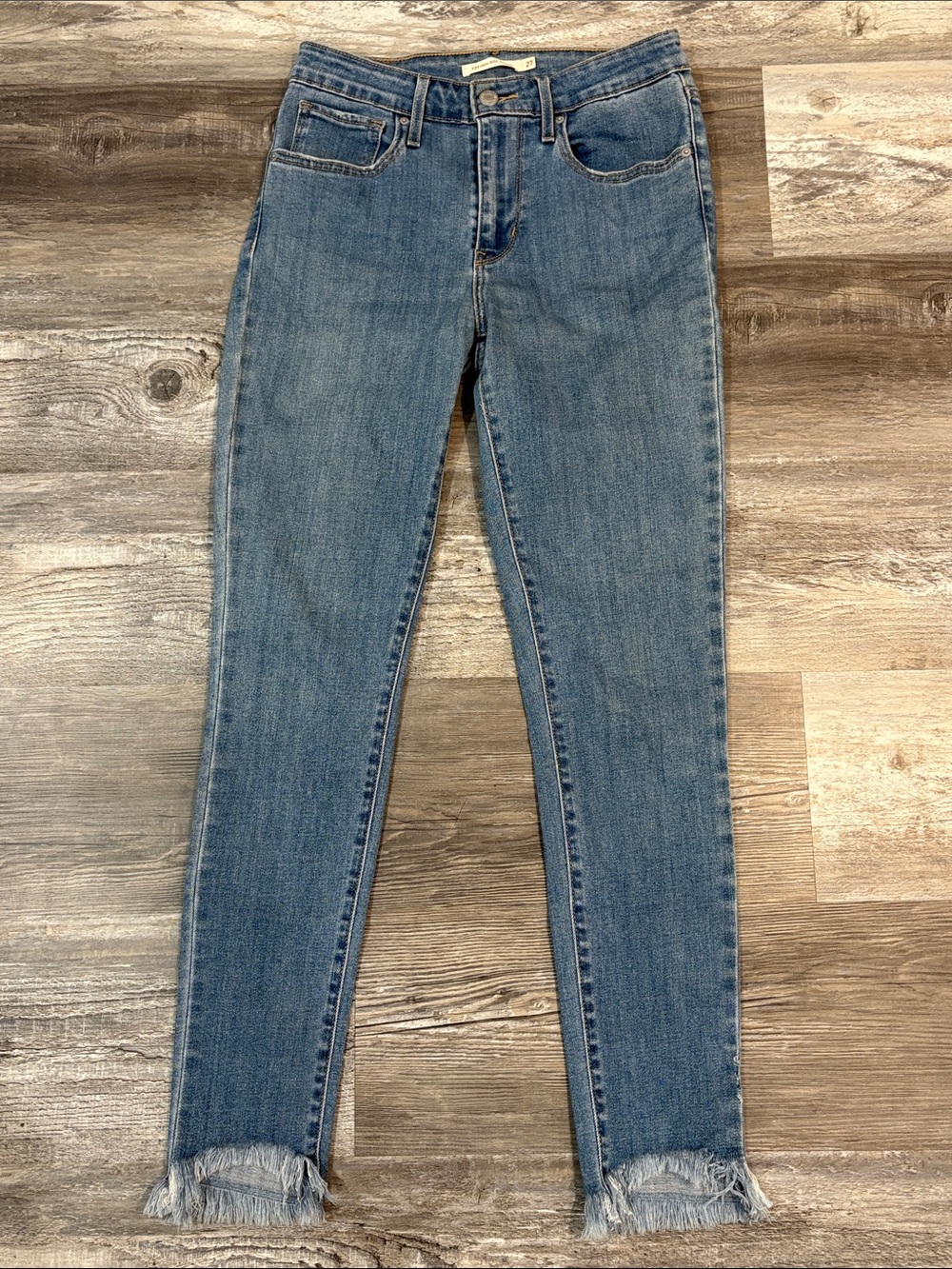 Levi's 721 High Rise Skinny Jeans Light Wash Frayed Hem Size 27